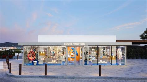 Louis Vuitton Opens Its New Pop